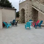 Гостевой дом Lilas Du Mas De La Chataigneraie Dans Le Gard Pres De Vallon Pont D Arc